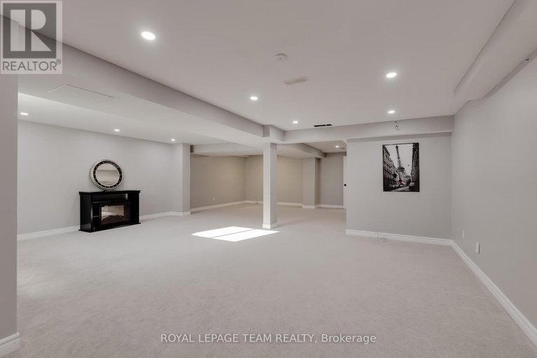 28886612/36-keighley-circle/morgans-grantsouth-march/ottawa/ontario/K2K3H8_43