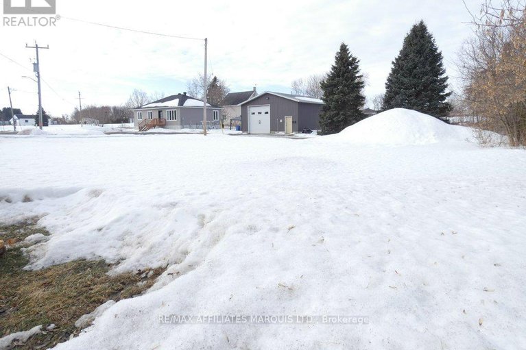 29444541/6769-st-polycarp-street/moose-creek/north-stormont/ontario/K0C1W0_4