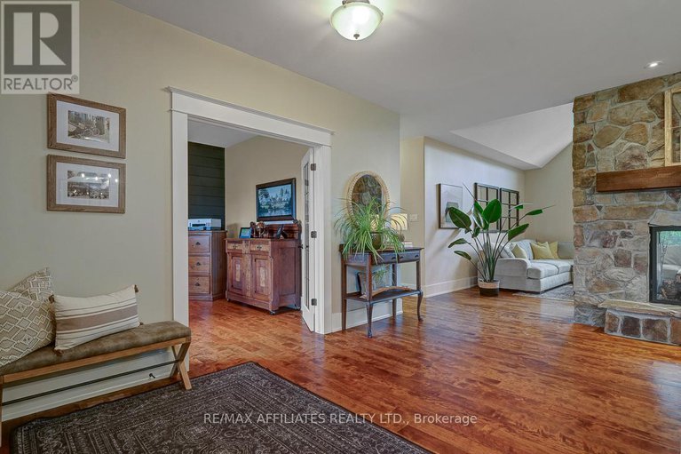 28778055/111-ironstone-court/remainder-of-stittsville-area/ottawa/ontario/K2S0L4_7