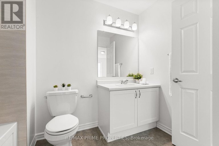 28608754/606-bellatrix-walk/half-moon-bay/ottawa/ontario/K2J6N4_24