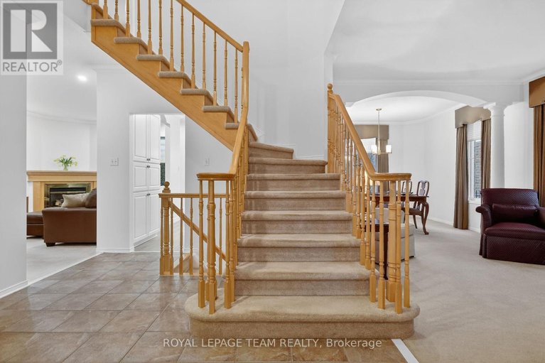 29471661/3113-apple-hill-drive-s/upper-hunt-club/ottawa/ontario/K1T3Z2_5