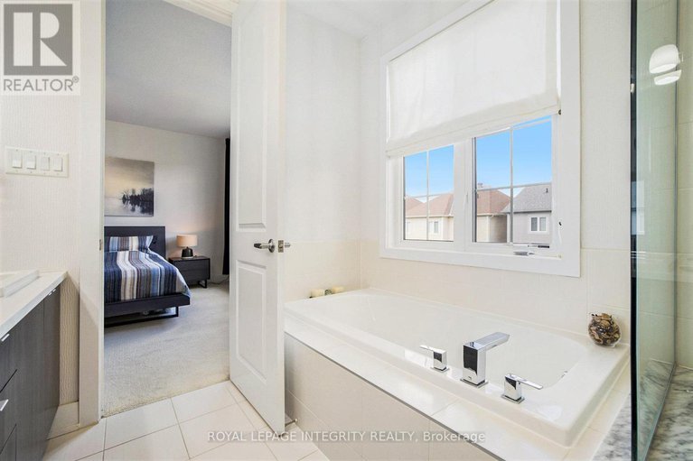 28777177/285-meadowbreeze-drive/emerald-meadowstrailwest/ottawa/ontario/K2M3A6_22