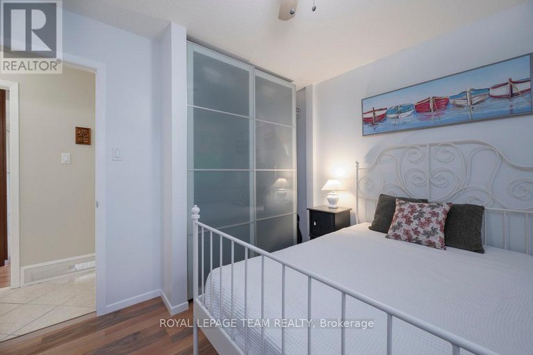 28365689/2765-quinn-road/emerald-woodssawmill-creek/ottawa/ontario/K1T3V4_15