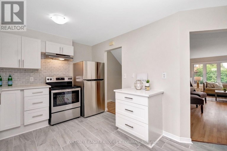 29445571/2098-eric-crescent/pineview/ottawa/ontario/K1B4P4_13