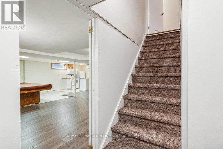 28666531/1932-marquis-avenue/beaconwood/ottawa/ontario/K1J8J2_28