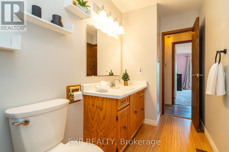 28757377/1437-usborne-street/mcnabbraeside-twps/mcnabbraeside/ontario/K0A1G0_19