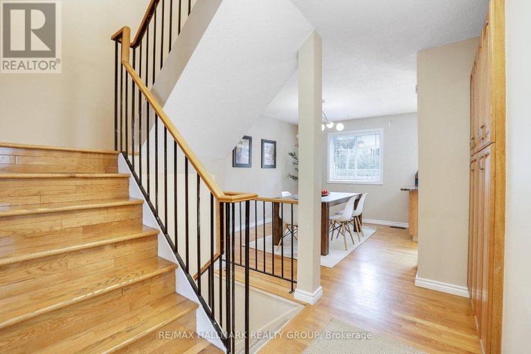 29030661/1637-saxony-crescent/pineview/ottawa/ontario/K1B5K8_10