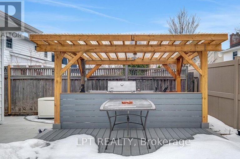 29603325/624-pleasant-park-road/playfair-park/ottawa/ontario/K1H5N5_48