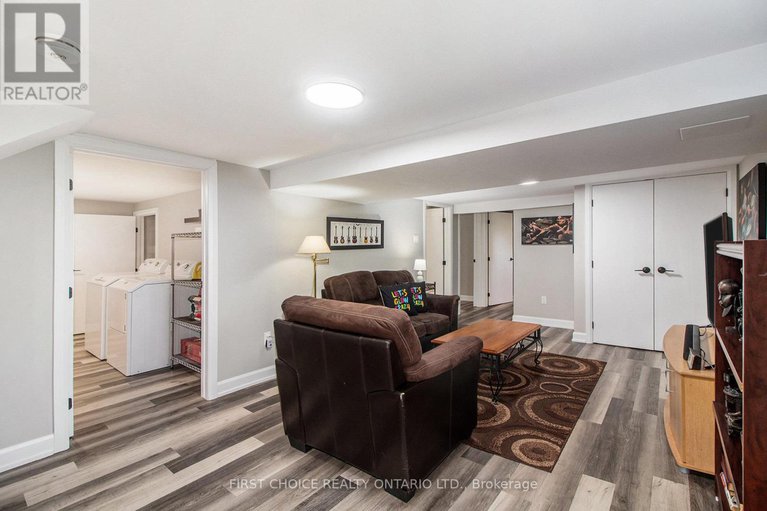 28911965/802-chapman-street/town-of-rockland/clarence-rockland/ontario/K4K1E6_14