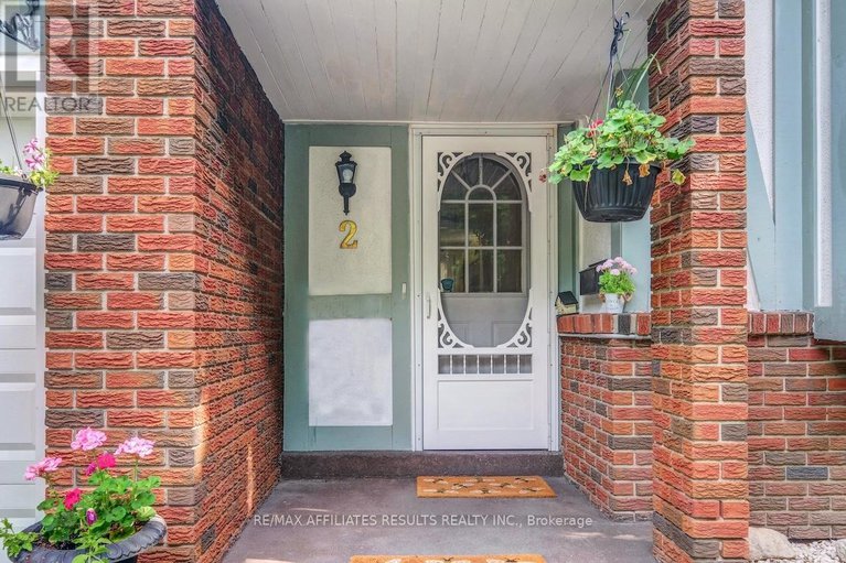 28656485/2-wedgewood-crescent/blackburn-hamlet/ottawa/ontario/K1B4B4_3
