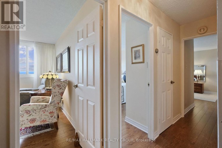 28532567/1605-3360-southgate-road/south-keys/ottawa/ontario/K1V9A6_24