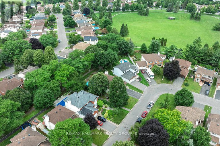28623140/1656-canemore-crescent/fallingbrookpineridge/ottawa/ontario/K4A1S6_32