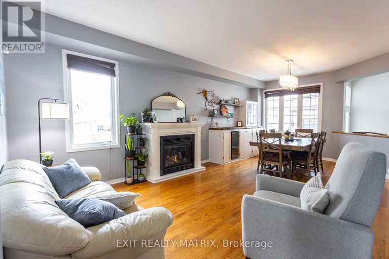 28869614/221-hillpark-high-street/mer-bleuebradley-estatesanderson-park/ottawa/ontario/K1W0B5_11