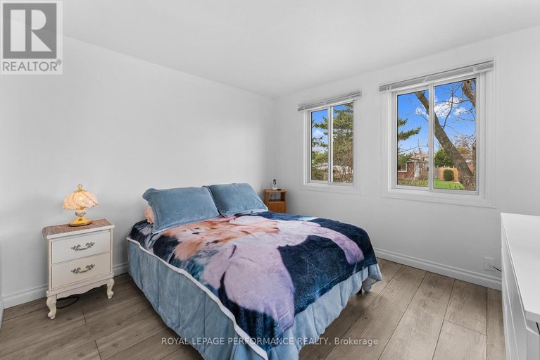 29688001/420-hatfield-crescent/bilberry-creekqueenswood-heights/ottawa/ontario/K1E1M8_20