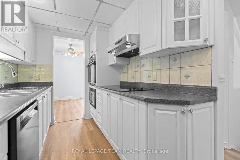 29585057/6356-mary-jane-crescent/chateauneuf/ottawa/ontario/K1C3C2_16