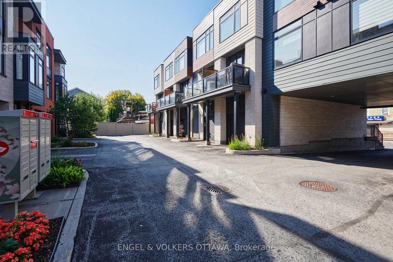 28835279/353e-booth-street/west-centre-town/ottawa/ontario/K1R7K1_35