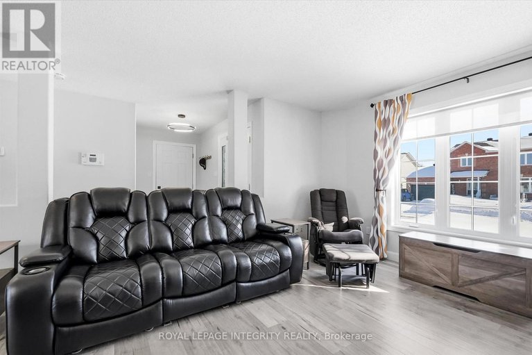 29413615/36-frontenac-boulevard/embrun/russell/ontario/K0A1W0_7