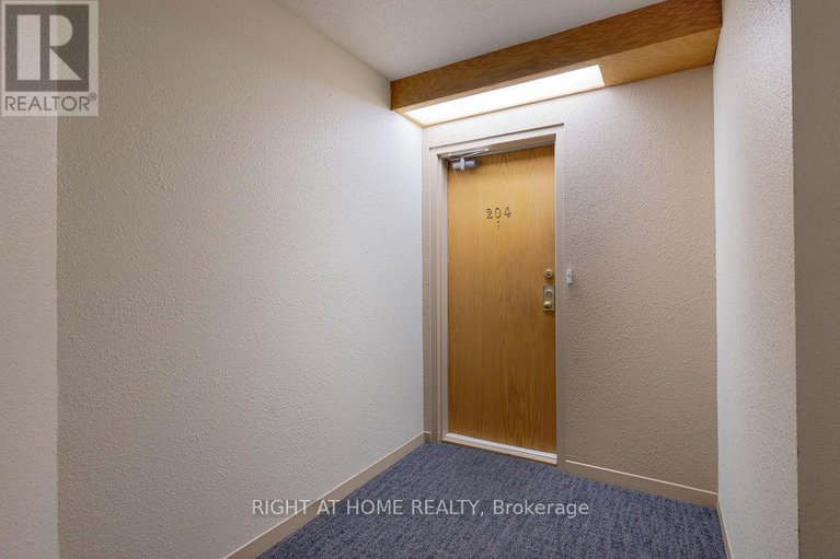 28485628/204-316-savard-avenue/vanier/ottawa/ontario/K1L7S2_5
