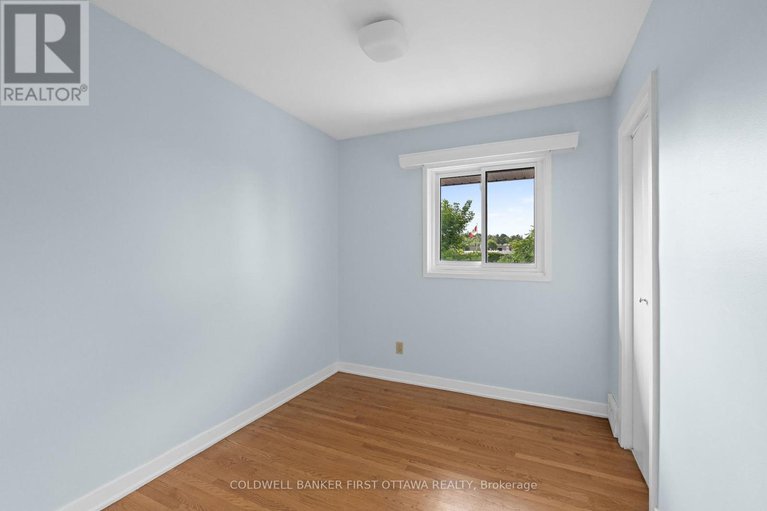 28793444/1788-ernest-avenue/mckellar-heights/ottawa/ontario/K2A1M1_26