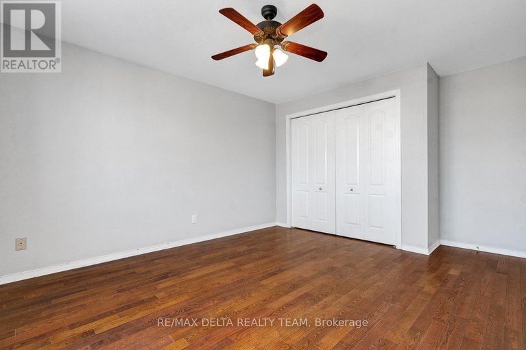 29424744/1662-hunters-run-drive-w/chapel-hill/ottawa/ontario/K1C2H3_41