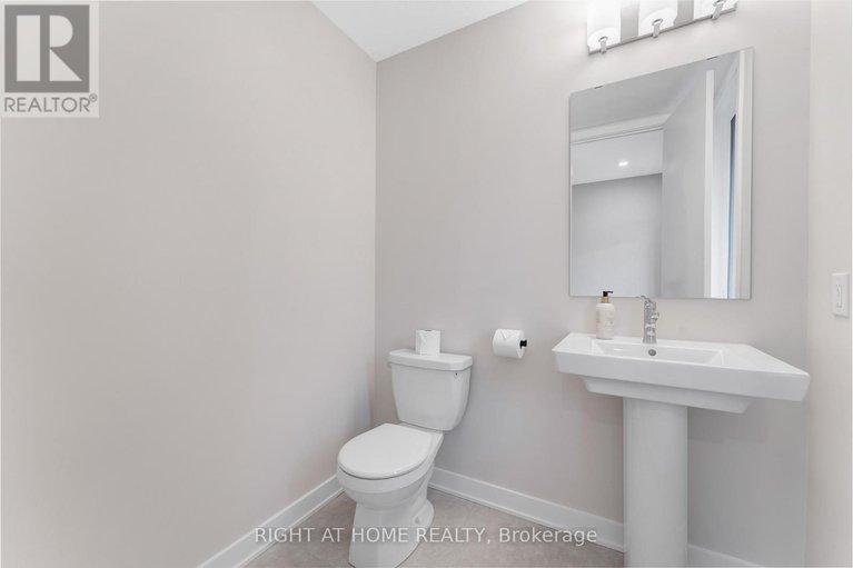28824525/30-chasing-grove/btwn-franktown-rd-fallowfield-rd/ottawa/ontario/K0A2Z0_4