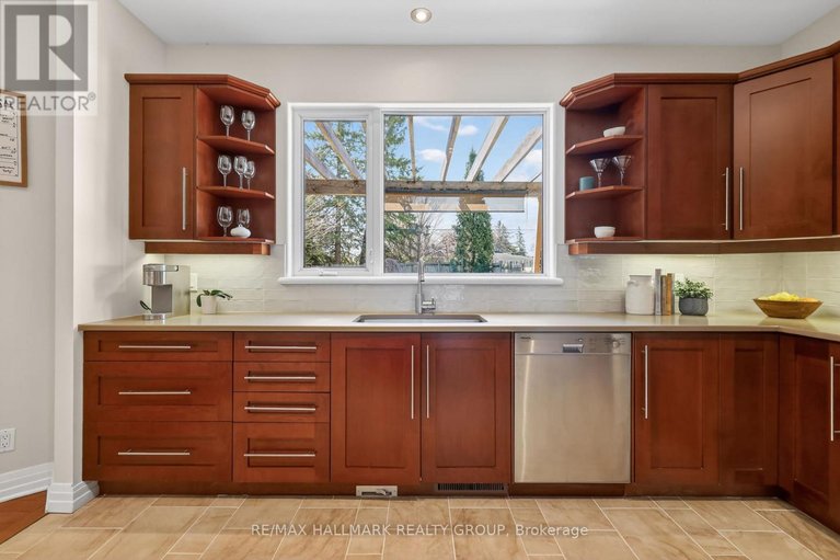 29680684/1934-lenester-avenue/mckellar-heightsglabar-park/ottawa/ontario/K2A1J9_21