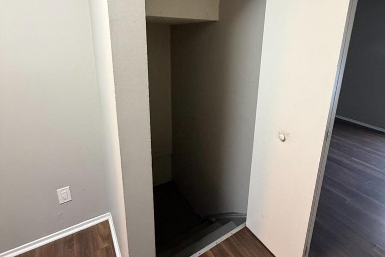 29192908/154-2570-southvale-crescent/sheffield-glenindustrial-park/ottawa/ontario/K1B5B6_18