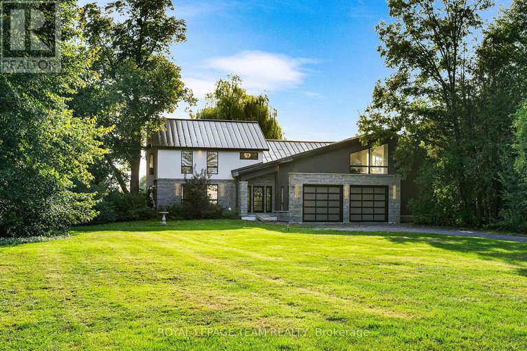 28864114/2318-summerside-drive/manotick-east-to-manotick-station/ottawa/ontario/K4M1B4_1
