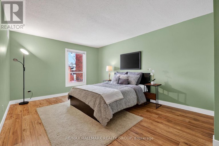 29379154/12-black-forest-lane/arbeatha-park/ottawa/ontario/K2H5C8_31