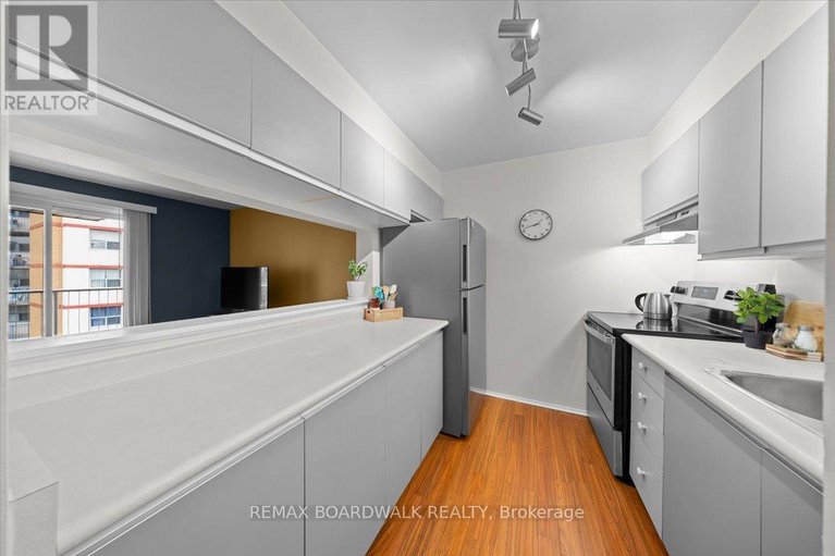 29620279/412-250-brittany-drive/viscount-alexander-park/ottawa/ontario/K1K4M1_4