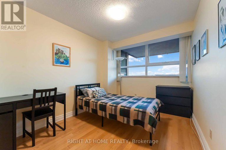 29240372/903-555-brittany-drive/viscount-alexander-park/ottawa/ontario/K1K4C5_14