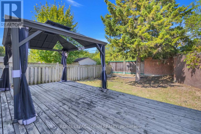 28858283/2-brookhaven-court/leslie-park/ottawa/ontario/K2H9E3_28