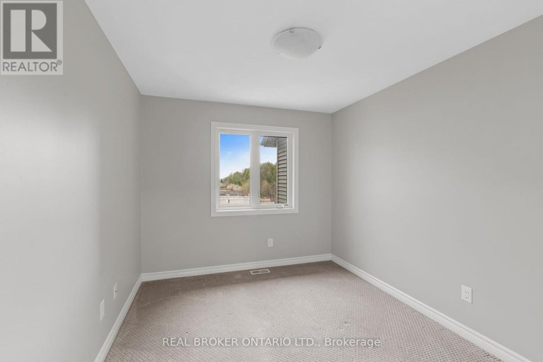 28421576/792-cedar-creek-drive/blossom-parkkemp-parkfindlay-creek/ottawa/ontario/K1T0M6_30