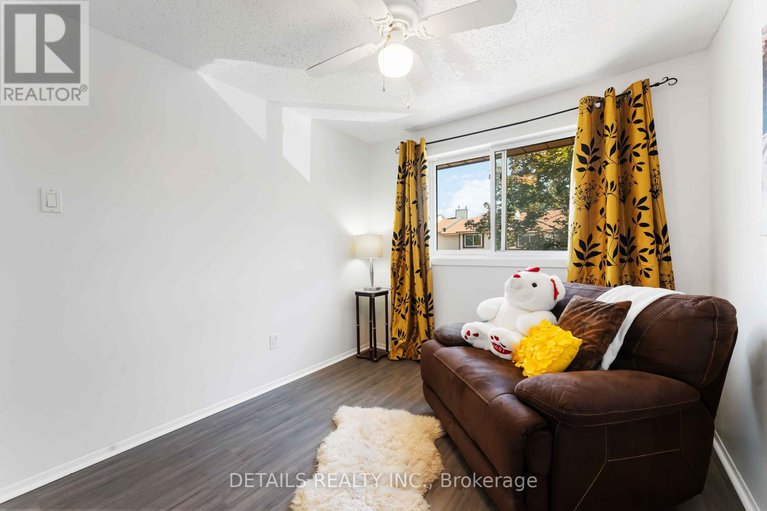 28770609/70-43-stokes-crescent/glencairnhazeldean/ottawa/ontario/K2L2Z5_28