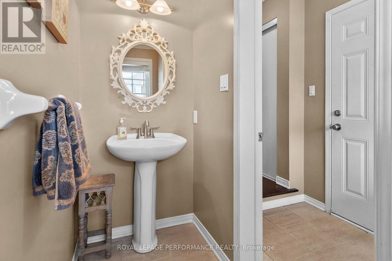 28784183/122-osnabrook-private/stonebridge/ottawa/ontario/K2J0G8_4