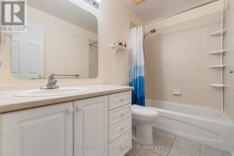 28479510/333-hillsboro-private/emerald-meadowstrailwest/ottawa/ontario/K2M3B2_16