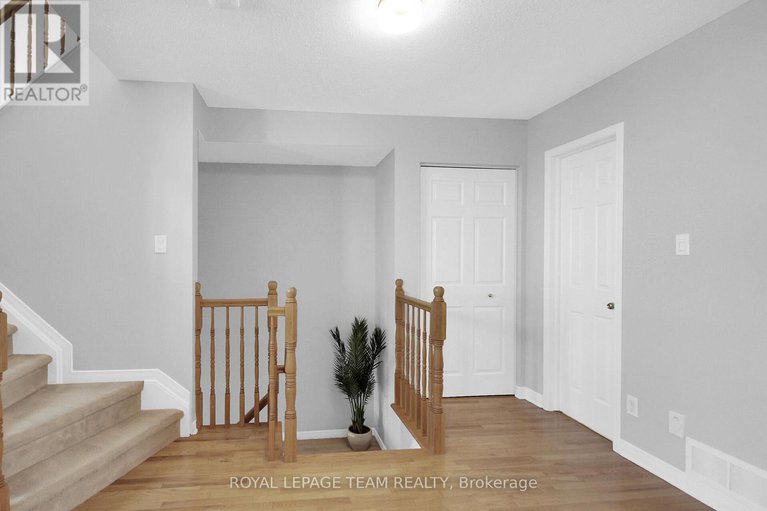 28988068/334-wiffen-private/westcliffe-estates/ottawa/ontario/K2H1G3_48