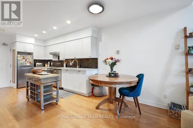 28575648/11-215-st-patrick-street/lower-townbyward-market/ottawa/ontario/K1N5K2_16