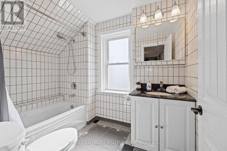 28876715/5349-bowesville-road/riverside-south/ottawa/ontario/K1X1B8_23
