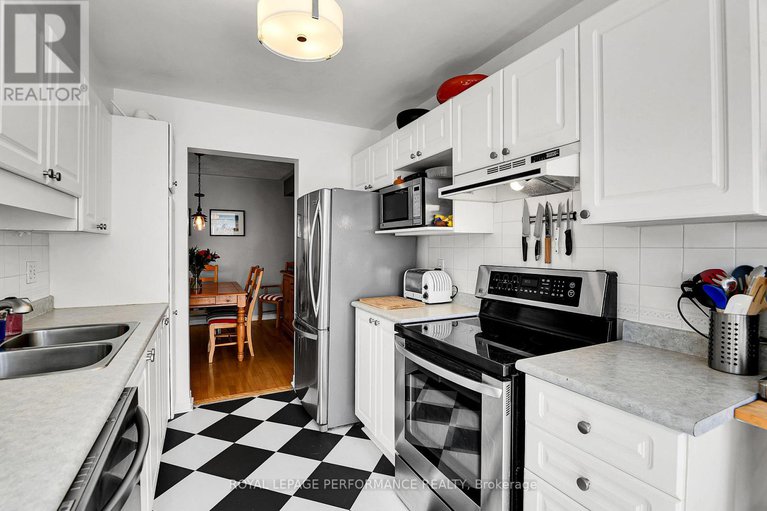 29392513/710-hancock-crescent/fallingbrookridgemount/ottawa/ontario/K4A3M9_11