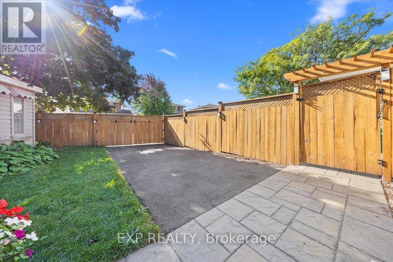 29294454/18-ivylea-street/craig-henrywoodvale/ottawa/ontario/K2G4X5_41