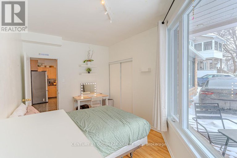 29418549/1075-north-river-road/overbrook/ottawa/ontario/K1K3V9_18