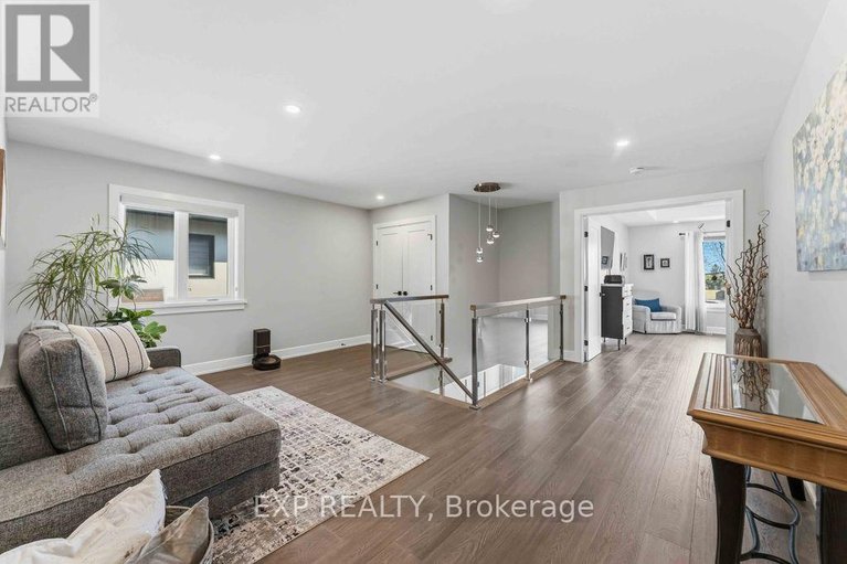 29637007/937-falaise-road/carleton-heights/ottawa/ontario/K2C0M1_17