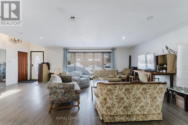 29409760/1197-deer-park-road/city-viewskylinefisher-heightsparkwood-hills/ottawa/ontario/K2E6H5_9