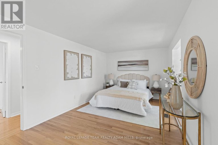 28517736/1205-st-moritz-court/convent-glen-north/ottawa/ontario/K1C2B2_22