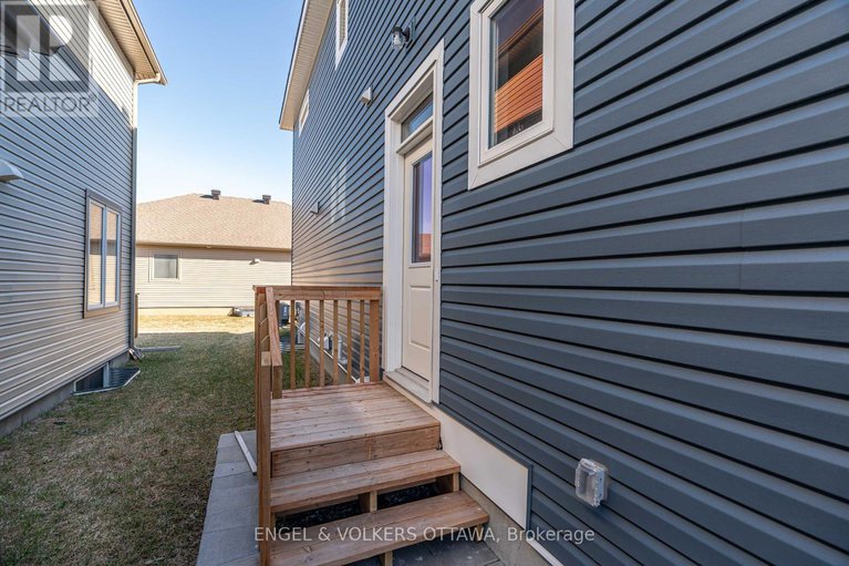 28591780/683-fisher-street/north-grenville-twp-kemptville-south/north-grenville/ontario/K0G1J0_34