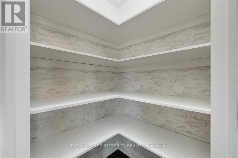 28906811/2018-winsome-terrace/fallingbrookgardenway-south/ottawa/ontario/K4A4Y4_20