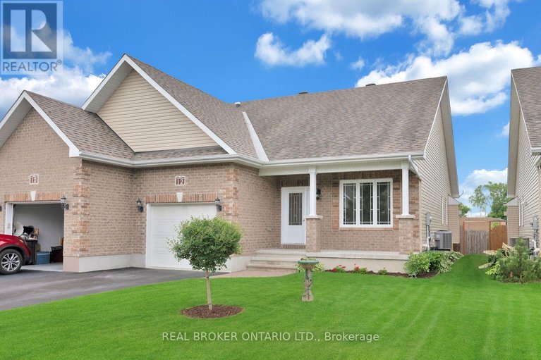 28835810/12-abbey-crescent/village-of-russell/russell/ontario/K4R0B5_1