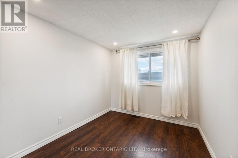 28275807/125-priam-way/westcliffe-estates/ottawa/ontario/K2H8S7_30
