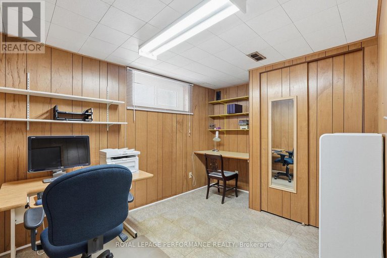 29335648/2266-fife-crescent/elmvale-acres/ottawa/ontario/K1G2Z4_25